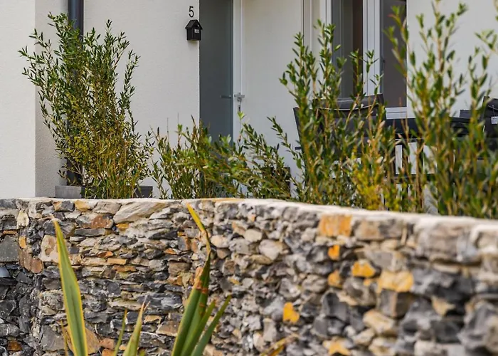 - Monolocale Con Piscina Apartment *