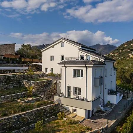 - Monolocale Con Piscina * Rapallo